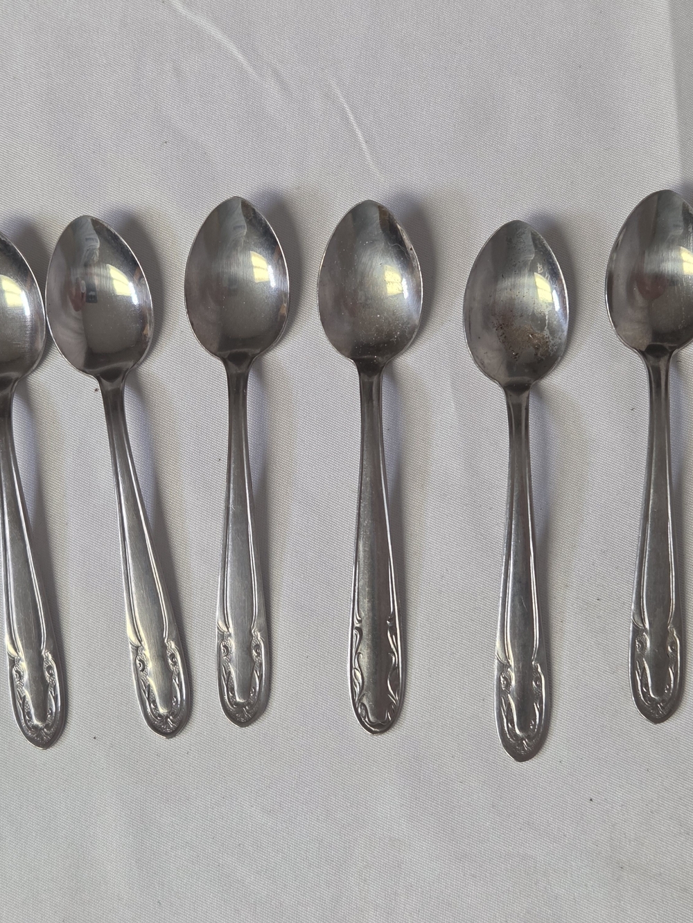 Vintage Set of 6 Decorative Stainless Spoons -‎ Silver